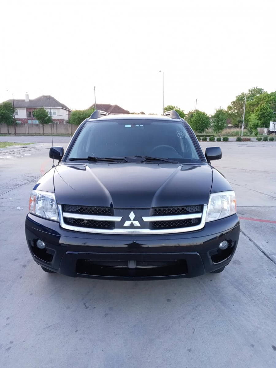 2011 Mitsubishi Endeavor Mileage 89k - 1