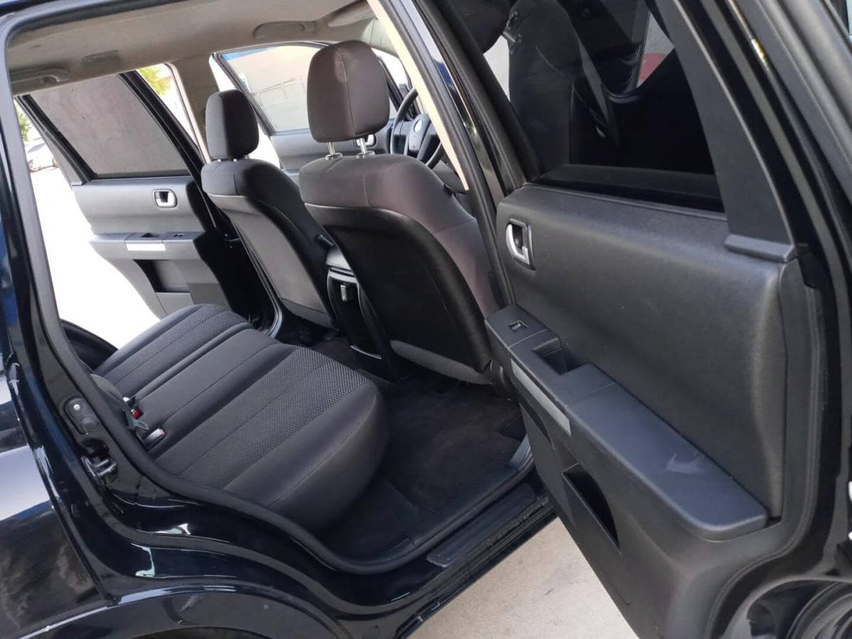 2011 Mitsubishi Endeavor Mileage 89k - 11