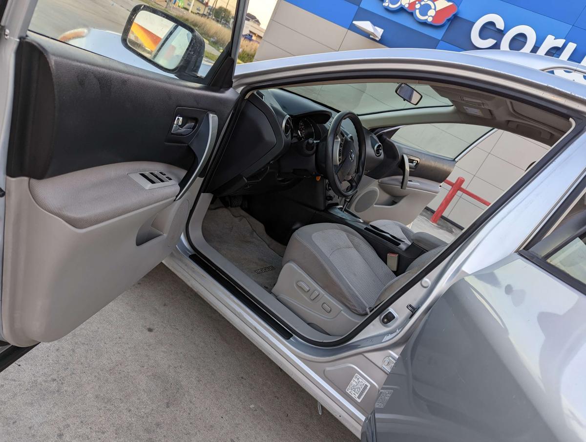 2011 Nissan Rogue, Mileage 133k - 1