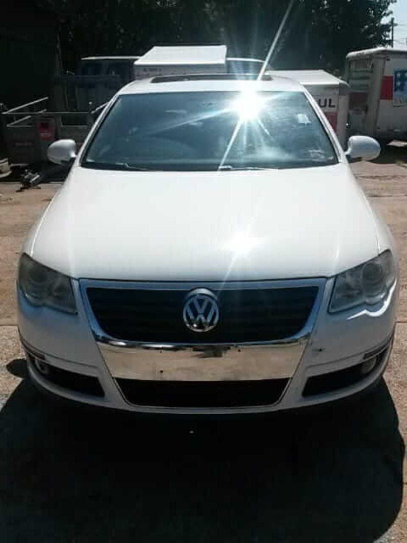 2011 Volkswagen Passat M 130k - 1